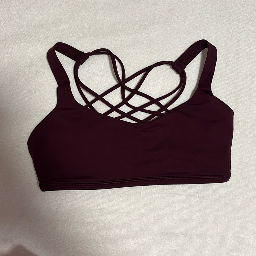 Lululemon Size 6 Free to Be Bra in Maroon